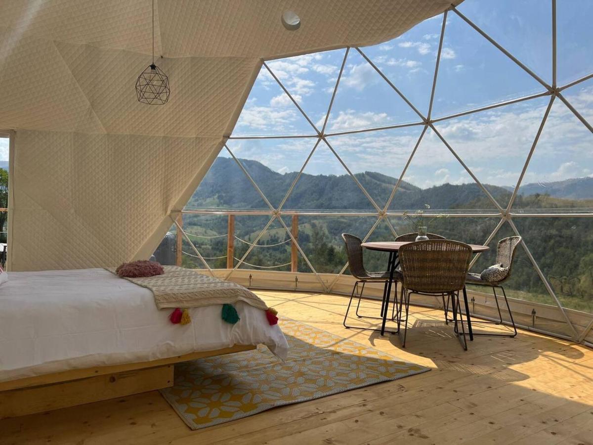 Tranquil Dome - Manta'S Retreat Glamping Cornereva Exterior foto
