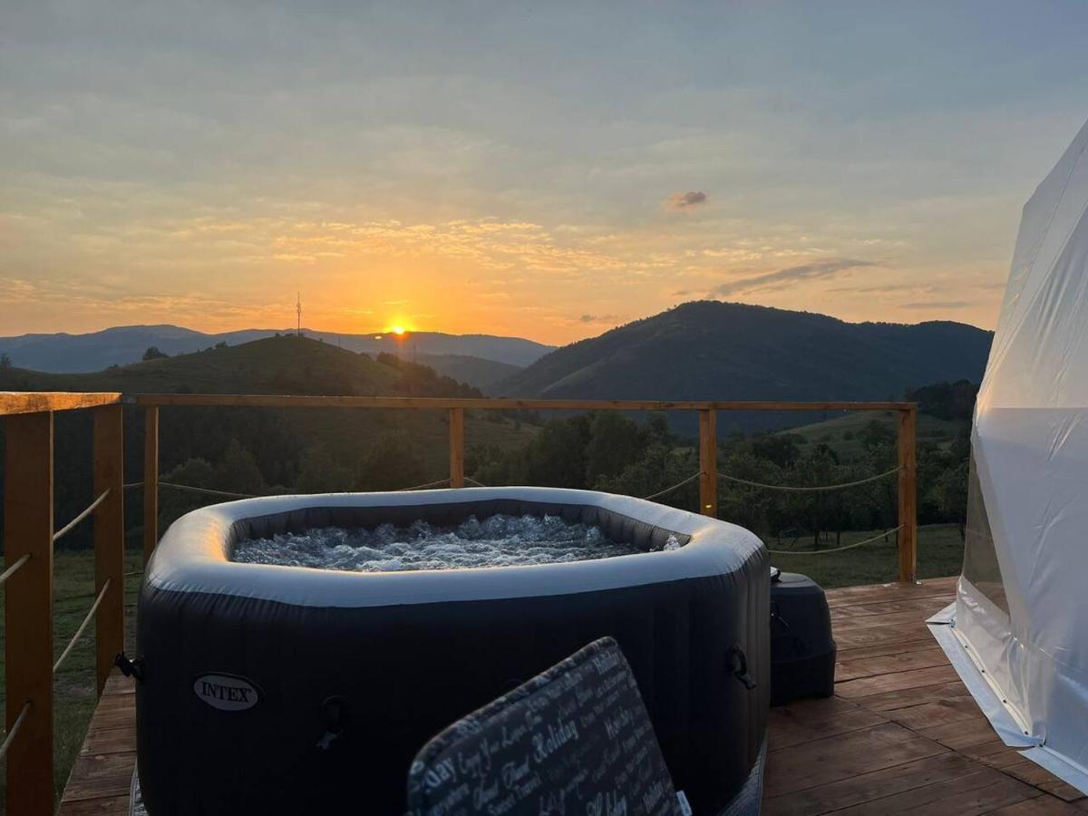 Tranquil Dome - Manta'S Retreat Glamping Cornereva Exterior foto