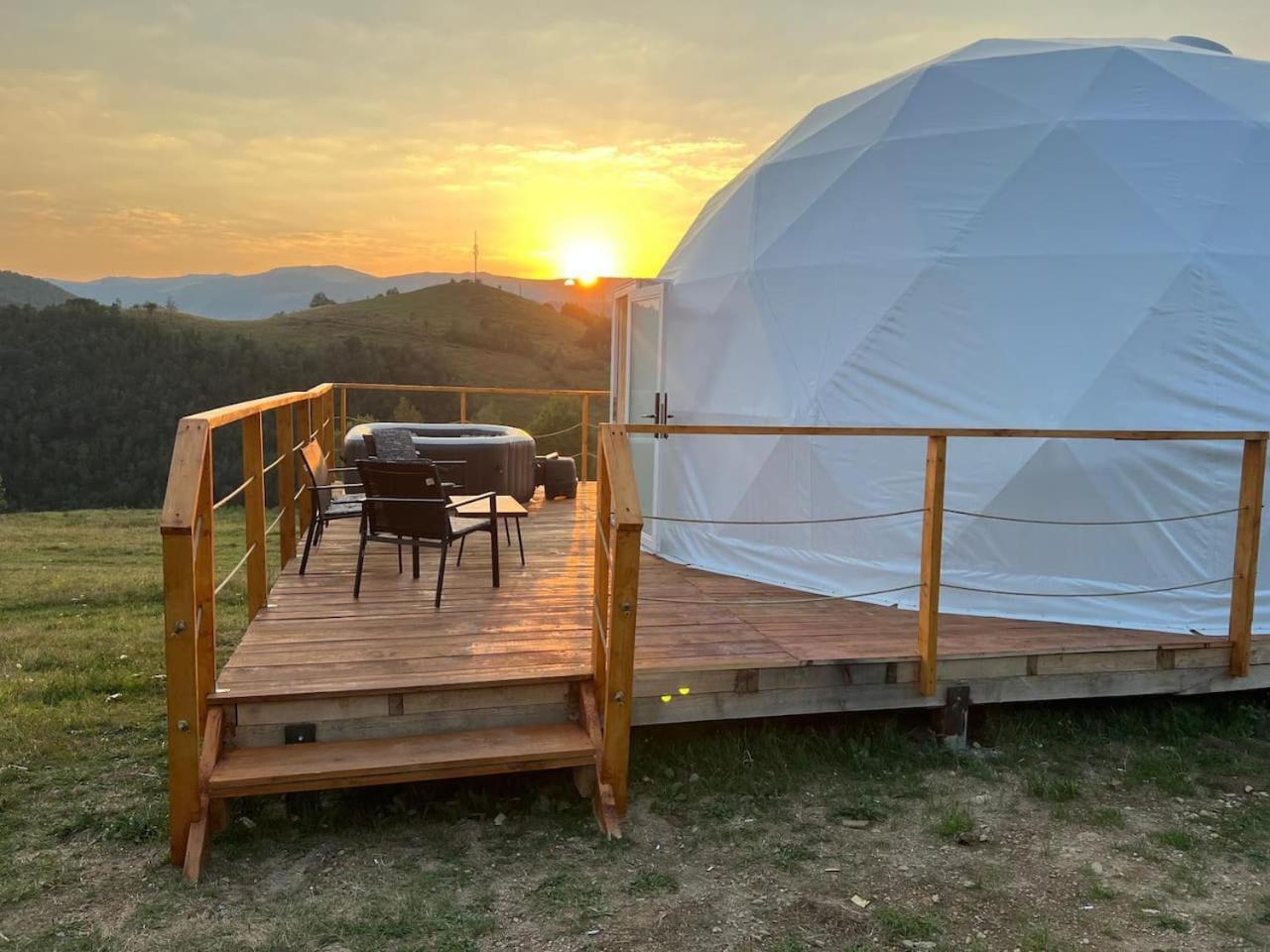 Tranquil Dome - Manta'S Retreat Glamping Cornereva Exterior foto