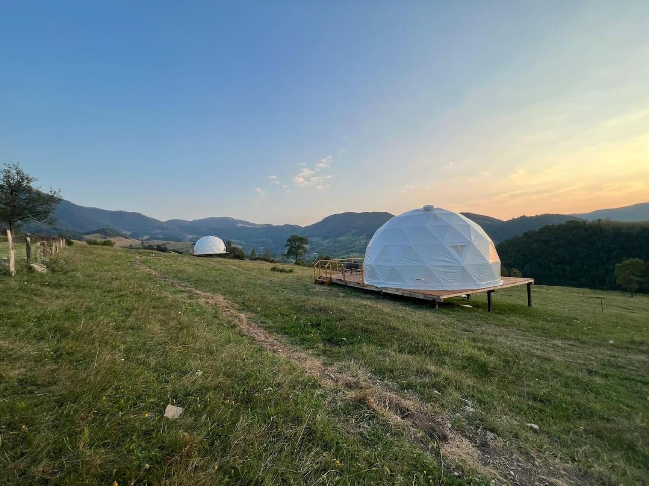 Tranquil Dome - Manta'S Retreat Glamping Cornereva Exterior foto