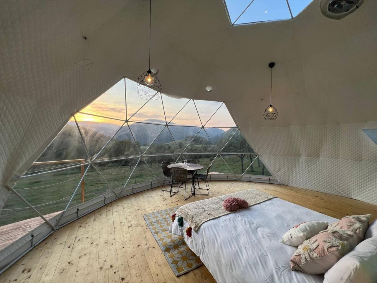 Tranquil Dome - Manta'S Retreat Glamping Cornereva Exterior foto