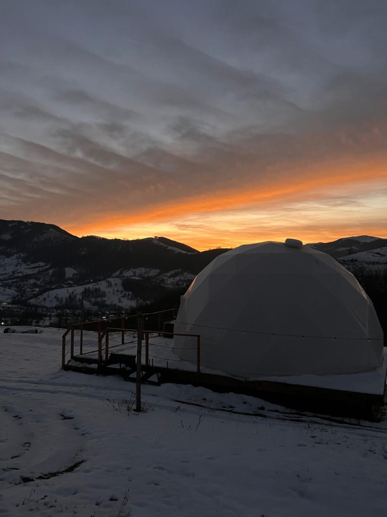 Tranquil Dome - Manta'S Retreat Glamping Cornereva Exterior foto